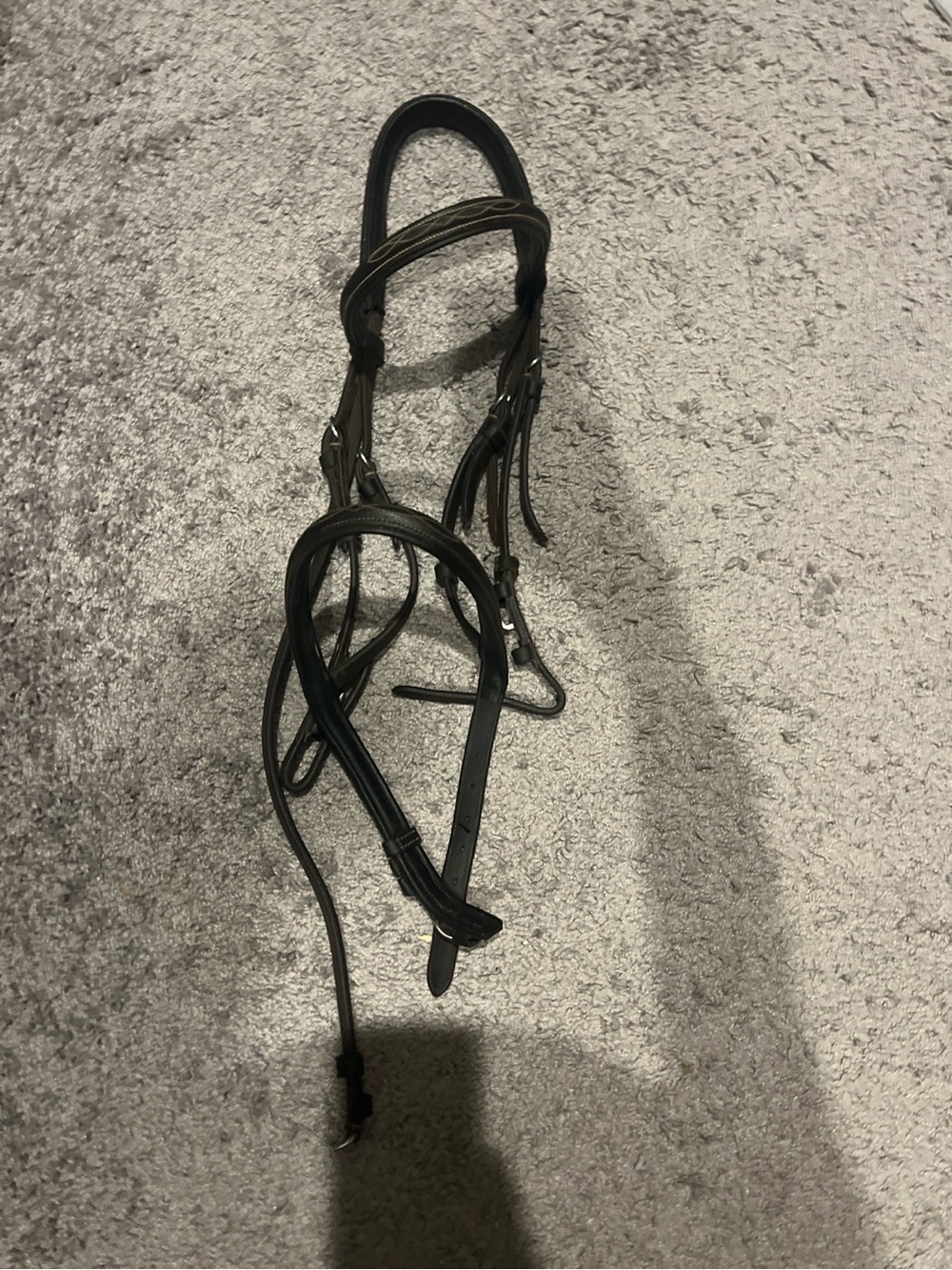 Ovation cob-size bridle in dark brown leather.